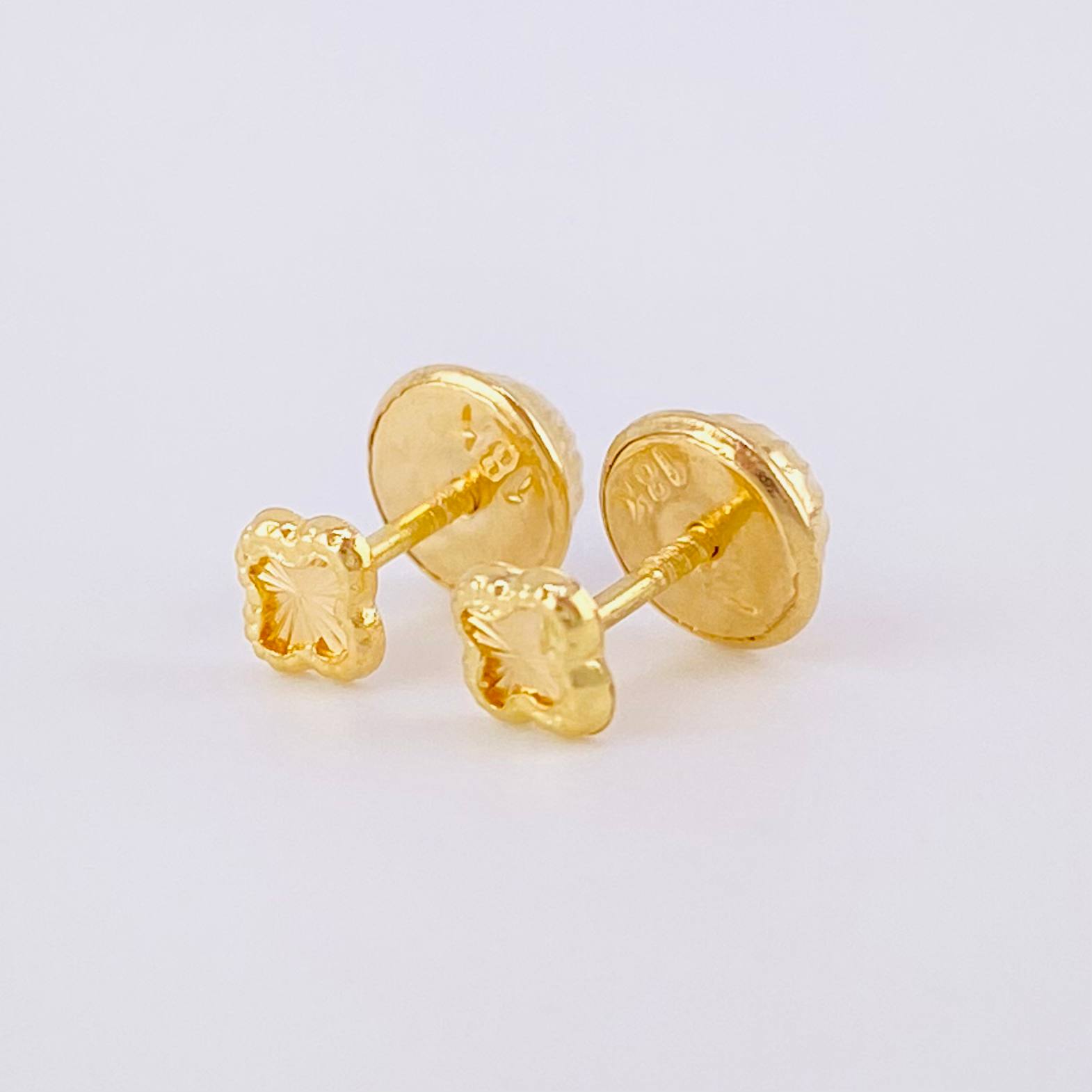 Stud Earrings Clover Diamond Cut 0.4g / in / 4.1mm Yellow Gold 18K