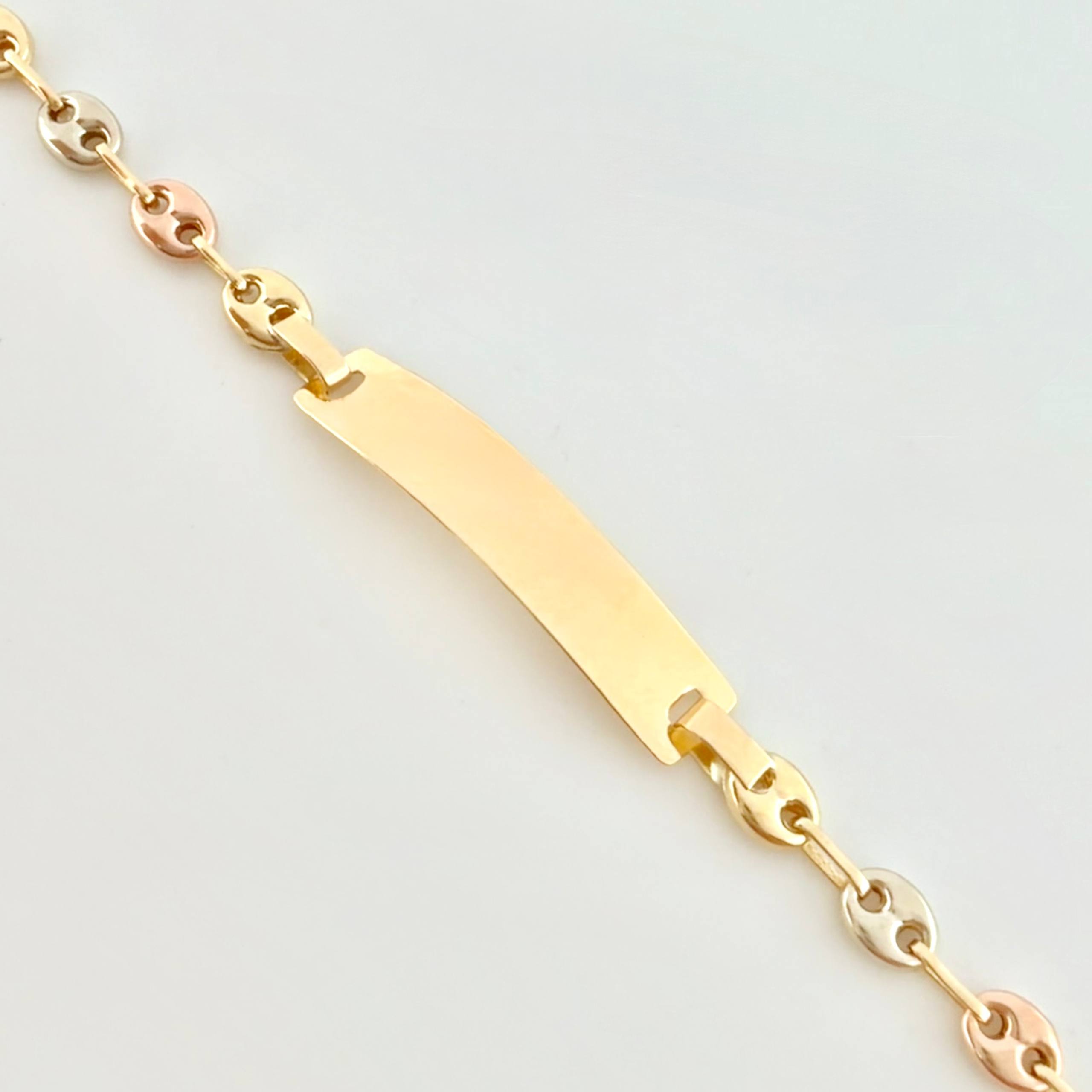 Pulso Bebé Gc Placa Rectangular Lisa 1.45gr / 5 3/4 in / 3.2mm Tres Oros 18K *
