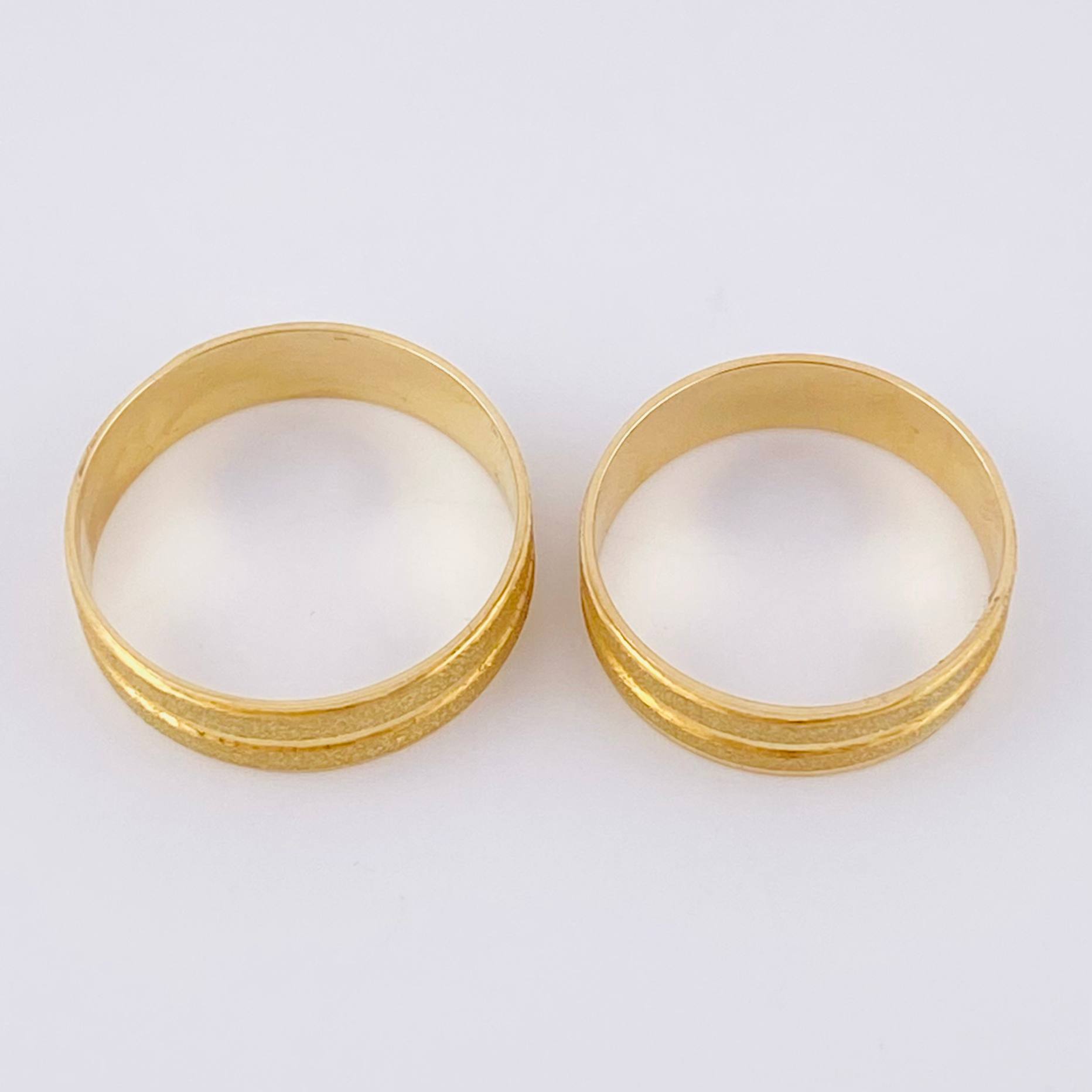 Set Argolla Doble Linea Mate 5.2 g Oro Amarillo 18K (A.C)