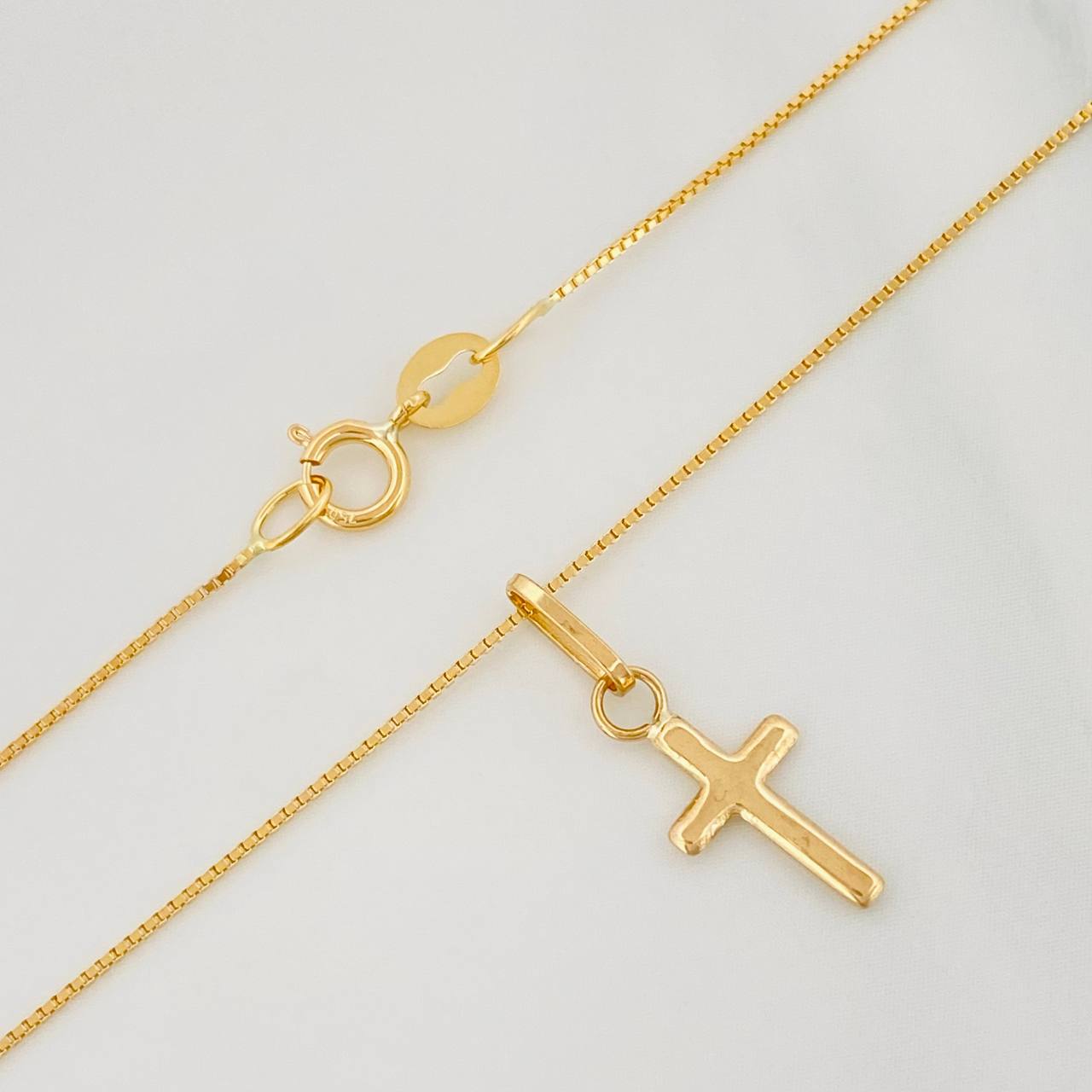 Set Cadena Veneciana + Dije Cruz / 1.35 g / 17 3/4 in Oro Amarillo 18K