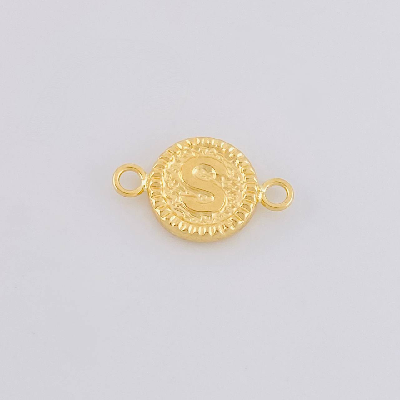 Herraje Letra S Marco Bordeado 0.4g / 1/2 in Oro Amarillo 18K
