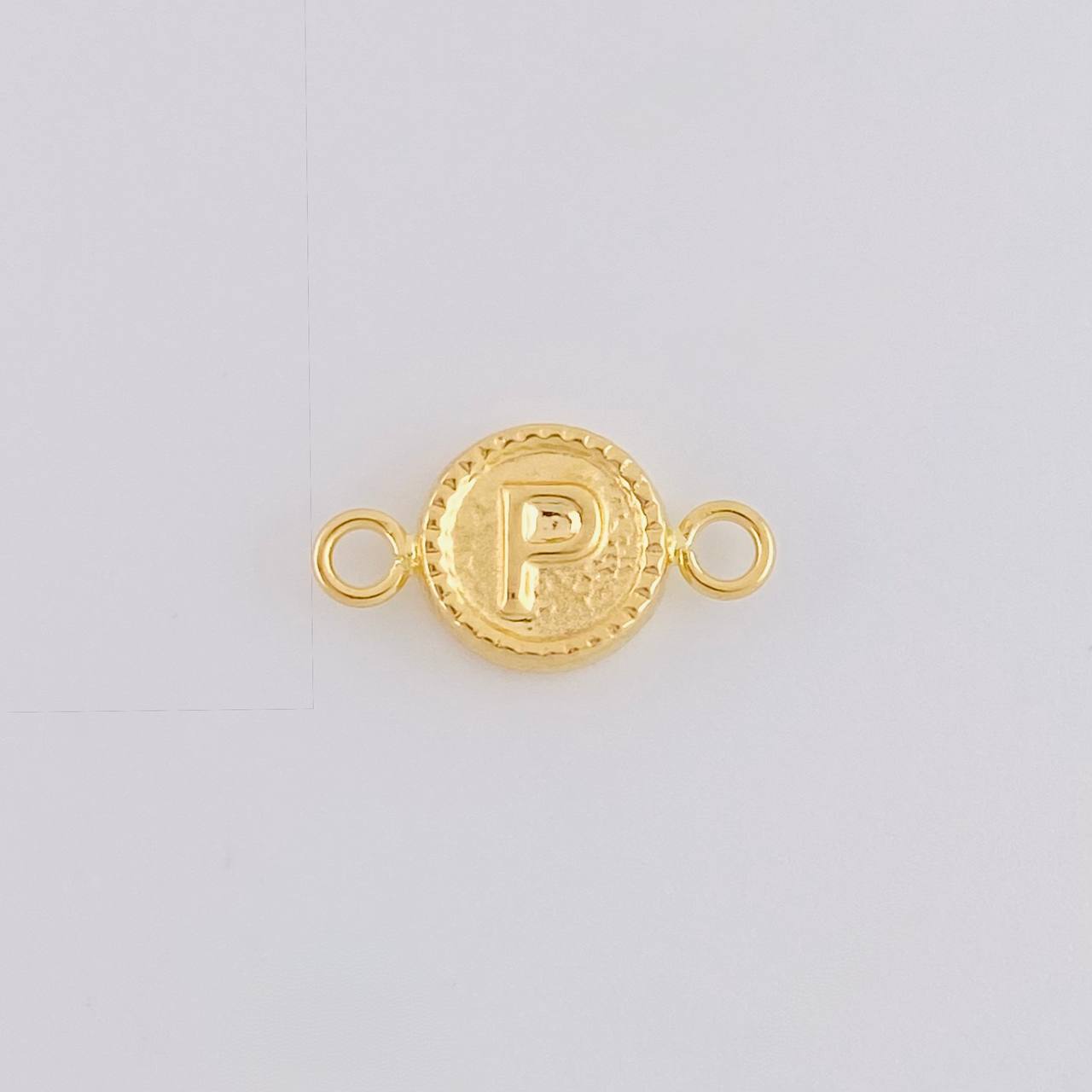 Herraje Letra P Marco Bordeado 0.4g / 1/2 in Oro Amarillo 18K