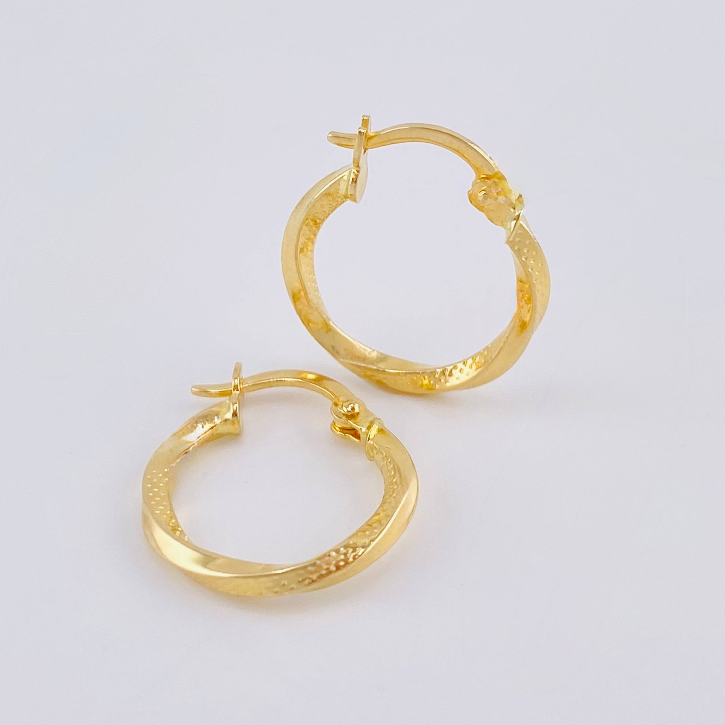 Candongas Cari Punteada 1.05gr / 3/4 in / Oro Amarillo 18K