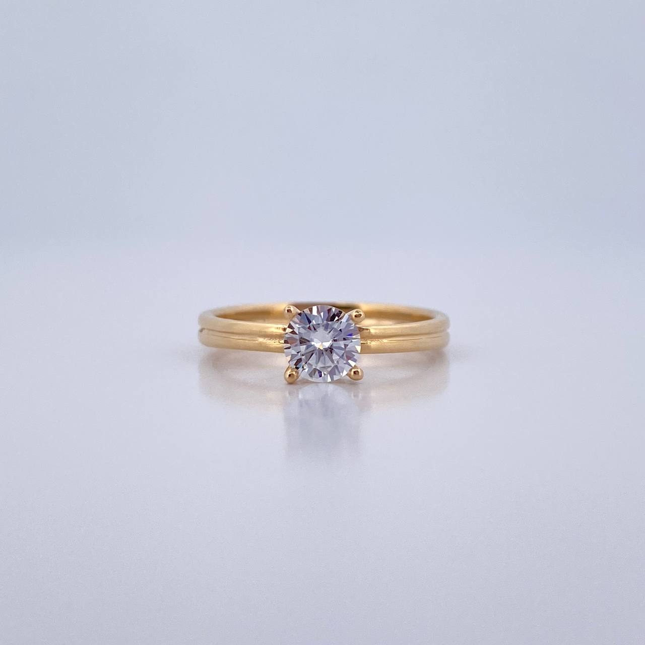 Anillo Solitario Clasico Base 2.3gr / T5 / Oro 18K &