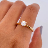 Anillo Solitario Linea Rombo 2.85gr / T7 1/4 / Oro 18K &