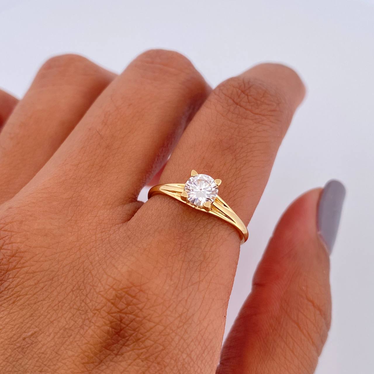 Anillo Solitario Linea Rombo 1.8gr / T5 1/4 / Oro 18K &