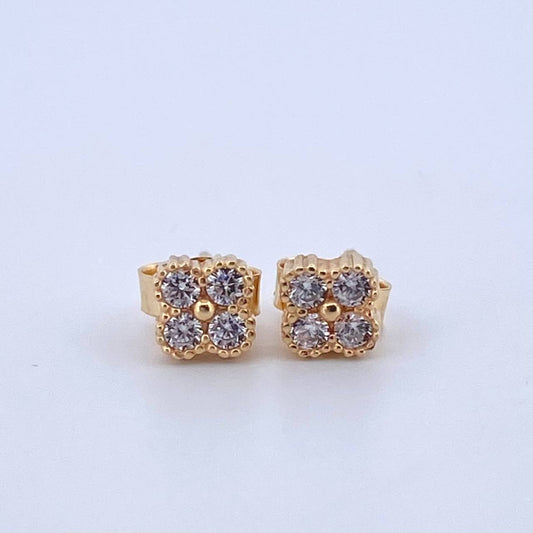 Topos  Flor Borde Texturizado 1.35gr / 5mm Circones Blancos Oro Amarillo 18K