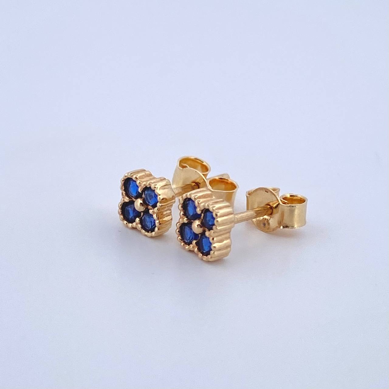 Stud Earrings Textured Edge Flower 1.35gr / 5.2mm Blue Zircons Lobster Claw 18K Yellow Gold Butterfly