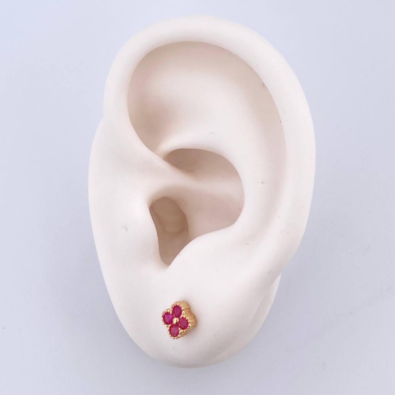 Stud Earrings Textured Edge Flower 1.25gr / 5.2mm Fuchsia Zircons Lobster Claw 18K Yellow Gold Butterfly *