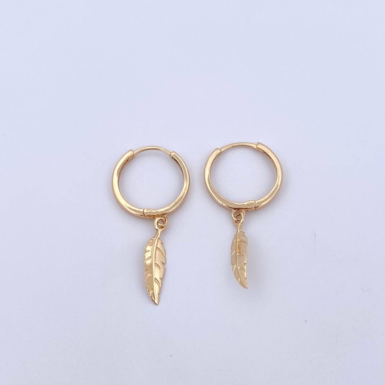 Hoop Earrings Feather Pendant 2.1gr / 3cm / 18K Yellow Gold