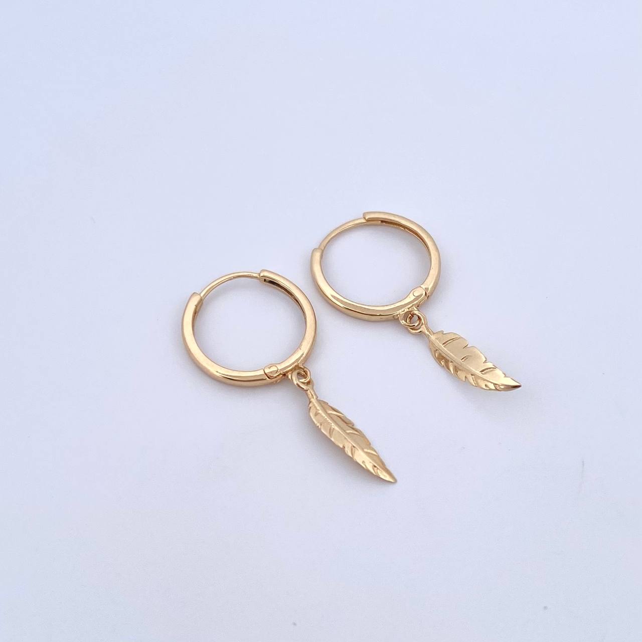 Hoop Earrings Feather Pendant 2.1gr / 3cm / 18K Yellow Gold