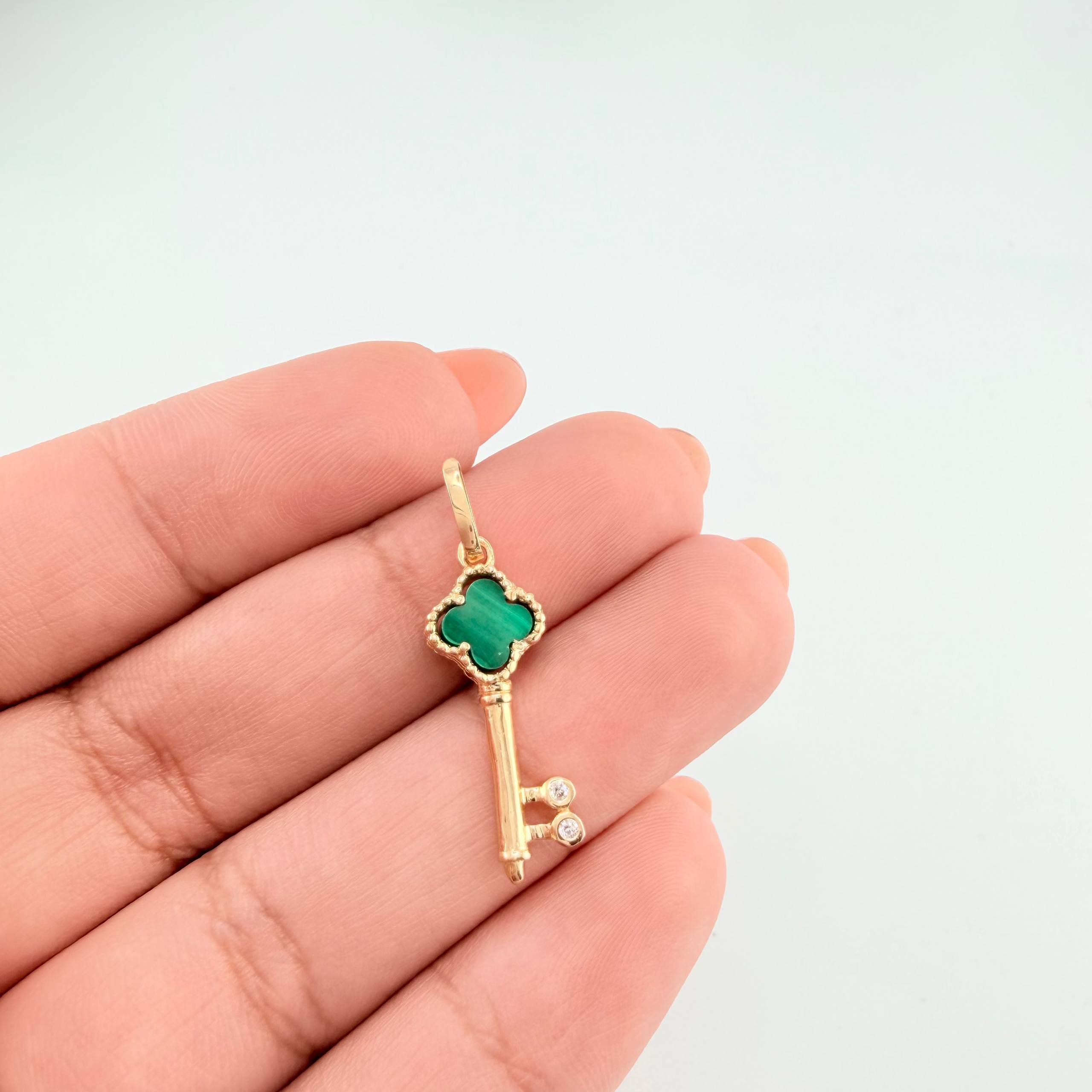 Dije Llave Trebol 1.55gr / 1 1/4 in / Oro Amarillo Nac.Esp. 18K *