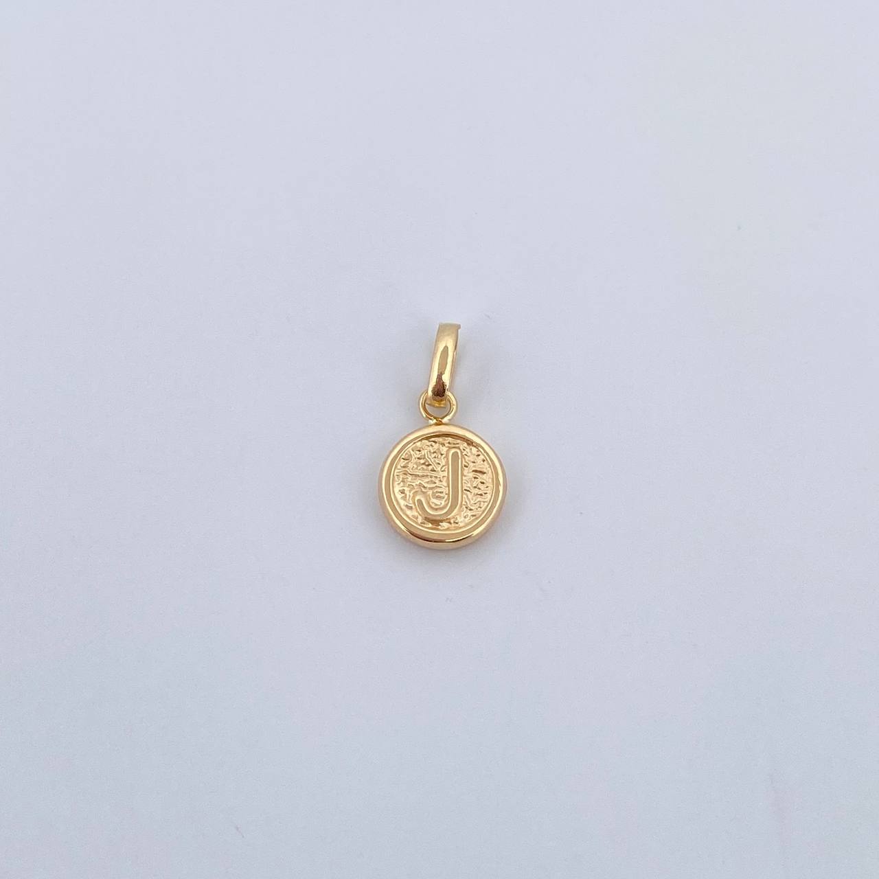 Pendant Letter J 0.4gr / 1.4cm / 18K Yellow Gold Stamped &