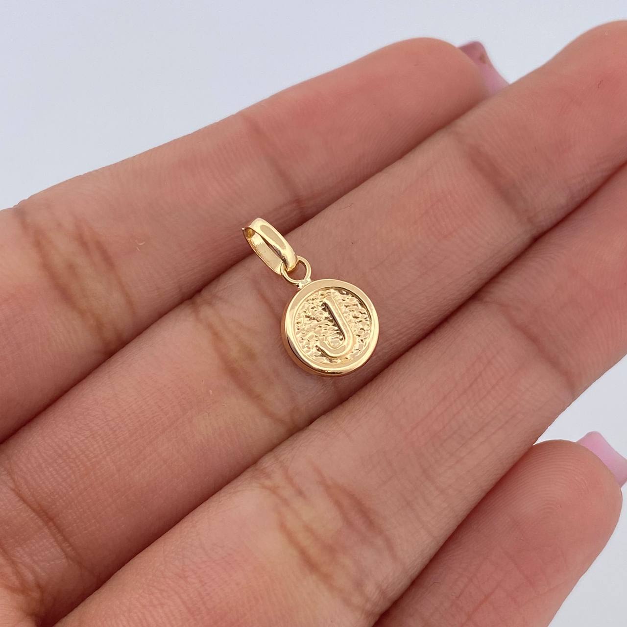 Pendant Letter J 0.4gr / 1.4cm / 18K Yellow Gold Stamped &