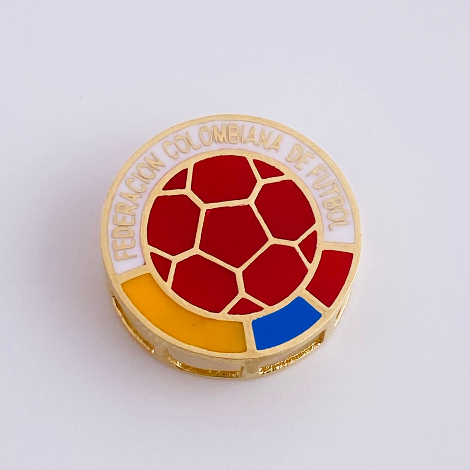 Herraje Escudo Selección 3.6 g / 3/4 in Oro Amarillo 18K