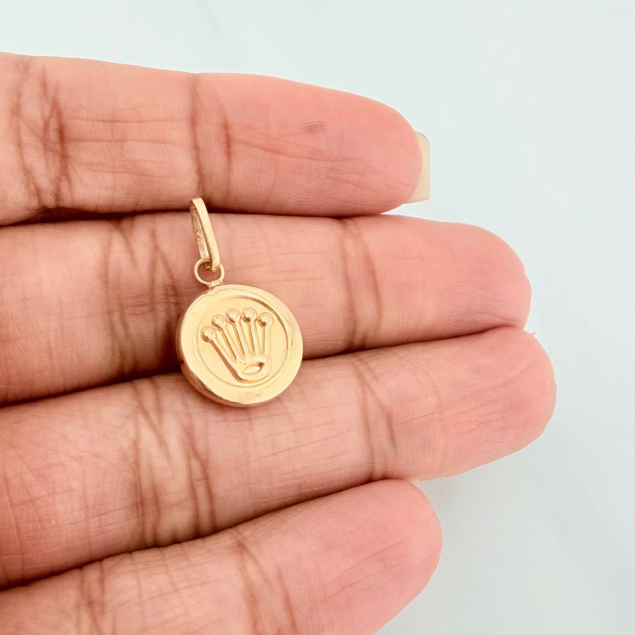 Dije Corona 0.75gr / 3/4 in / Oro Amarillo 18K %