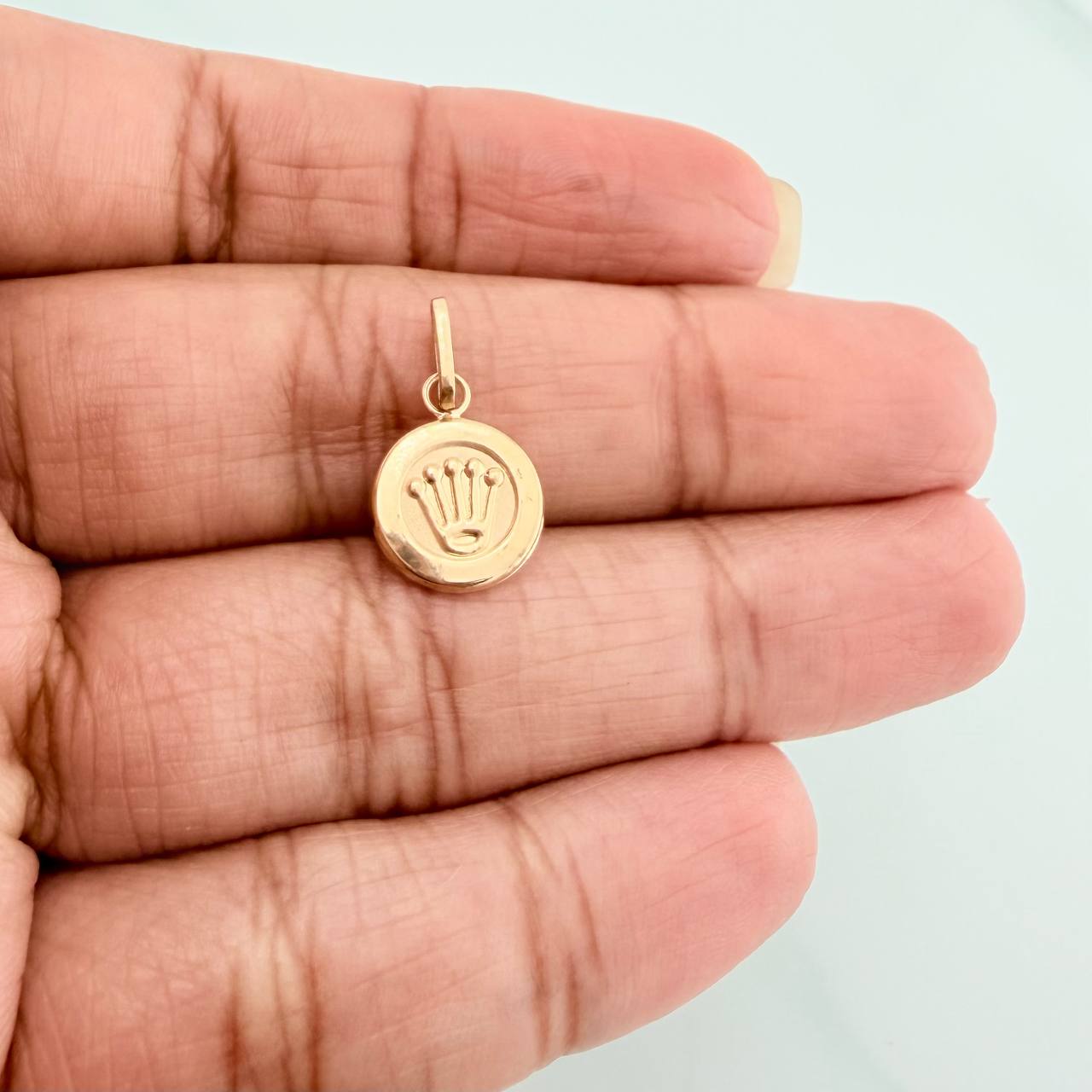 Crown Pendant 0.6gr / 3/4 in / 18K Yellow Gold &