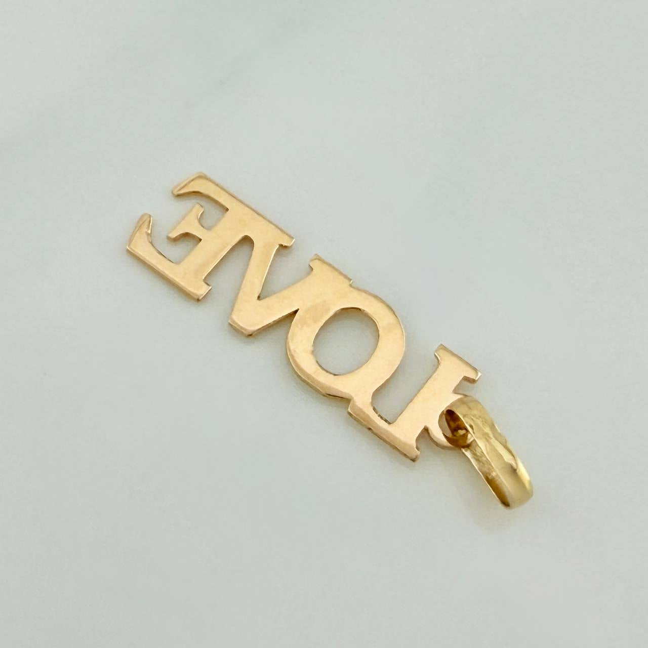 Dije Love 0.6gr / 1 in / Oro Amarillo 18K &