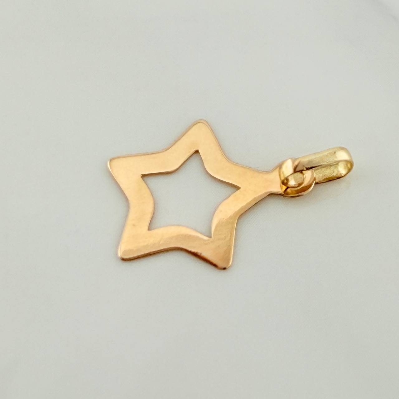 Dije Silueta Estrella 0.4gr / 3/4 in / Oro Amarillo 18K %