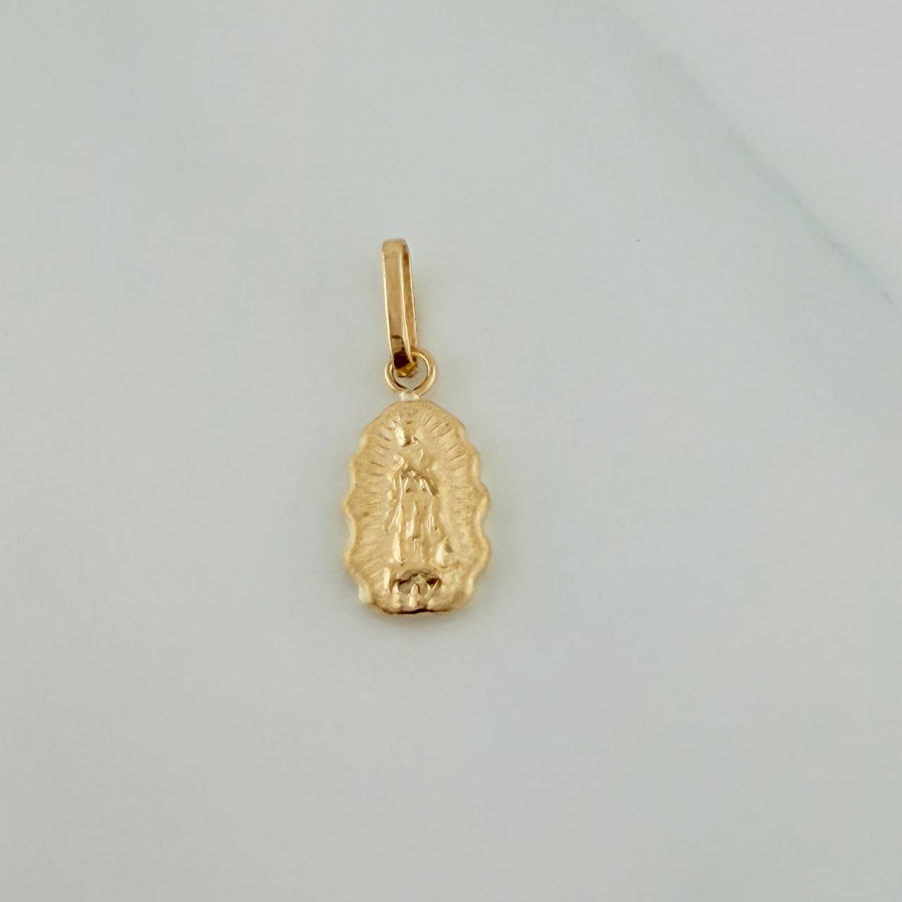 Dije Virgen Guadalupe 0.45gr / 3/4 in / Oro Amarillo 18K &