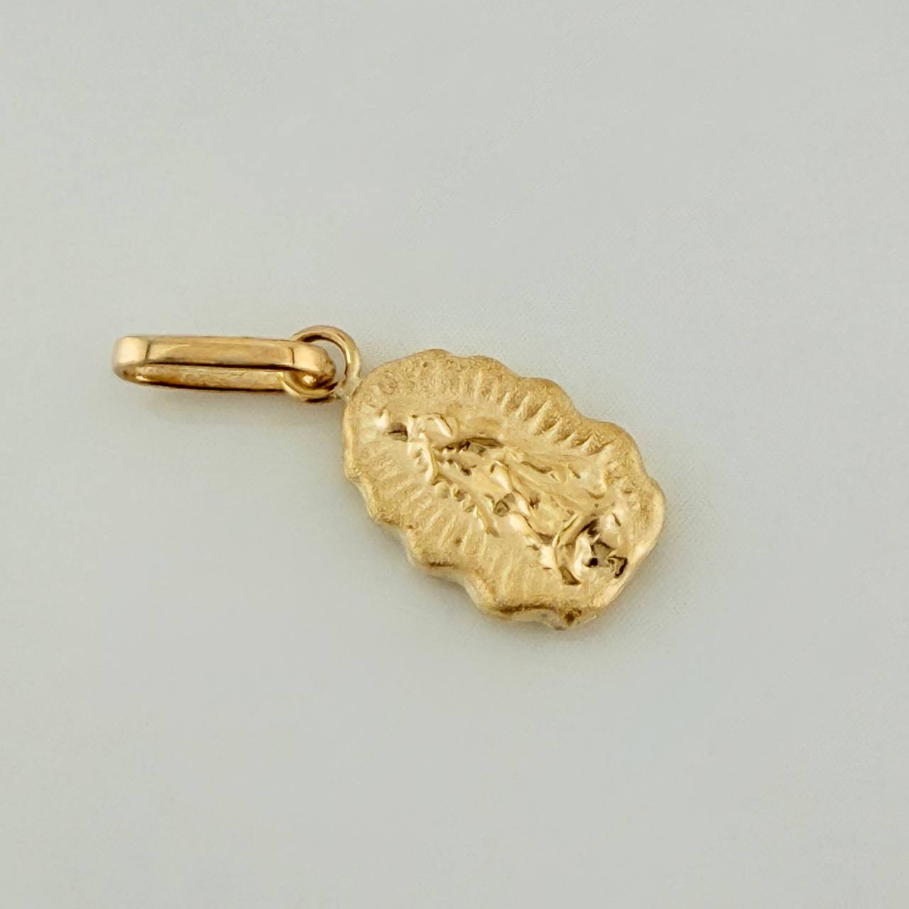 Dije Virgen Guadalupe 0.4gr / 3/4 in / Oro Amarillo 18K %