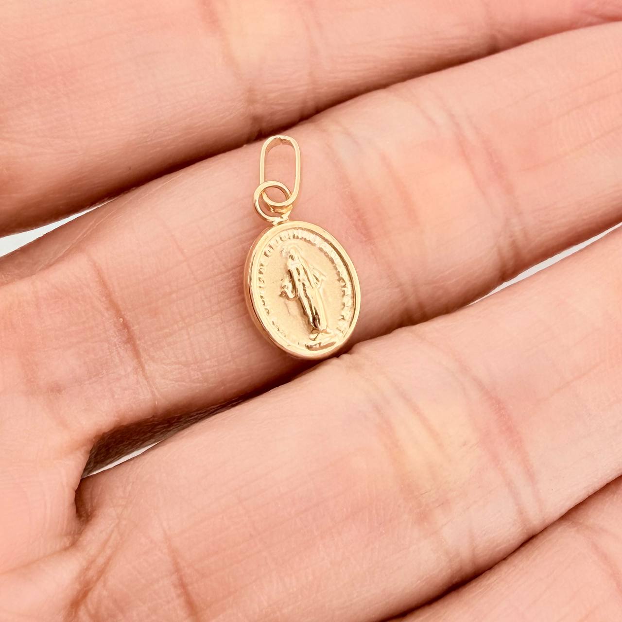 Dije Virgen Milagrosa 0.6gr / 3/4 in / Oro Amarillo 18K %