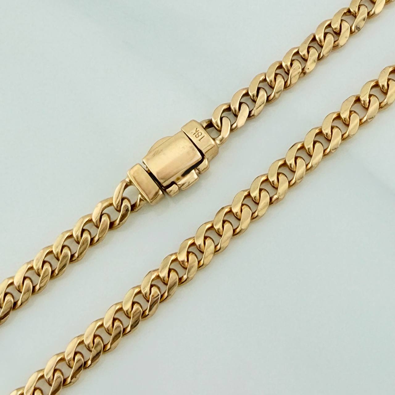 Cadena Cubana 33.02gr / 26 1/2 in / 4mm Oro Amarillo 18K $