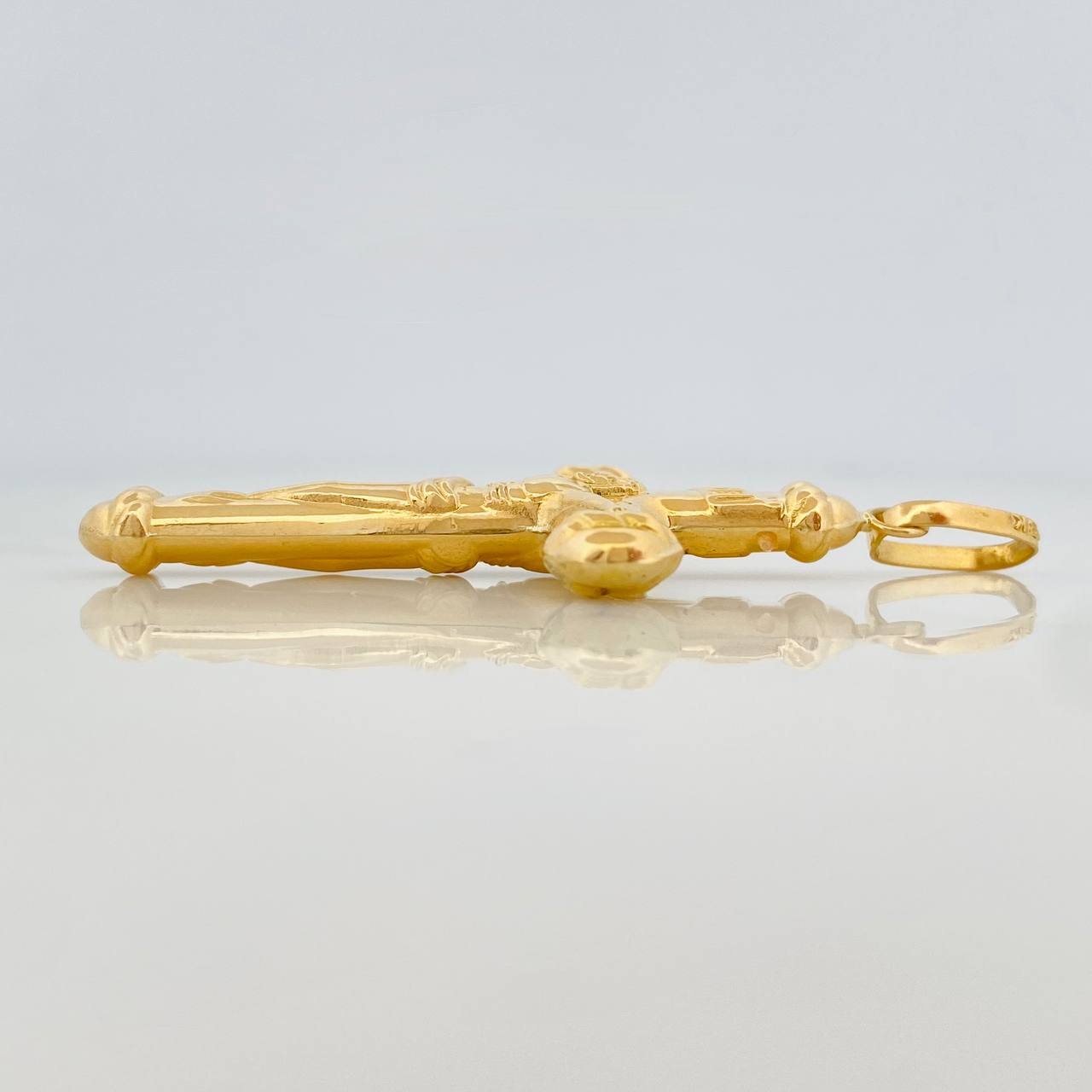 Dije Dije Cruz Cristo 3.3gr / 2 1/4 in / Oro Amarillo 18K $