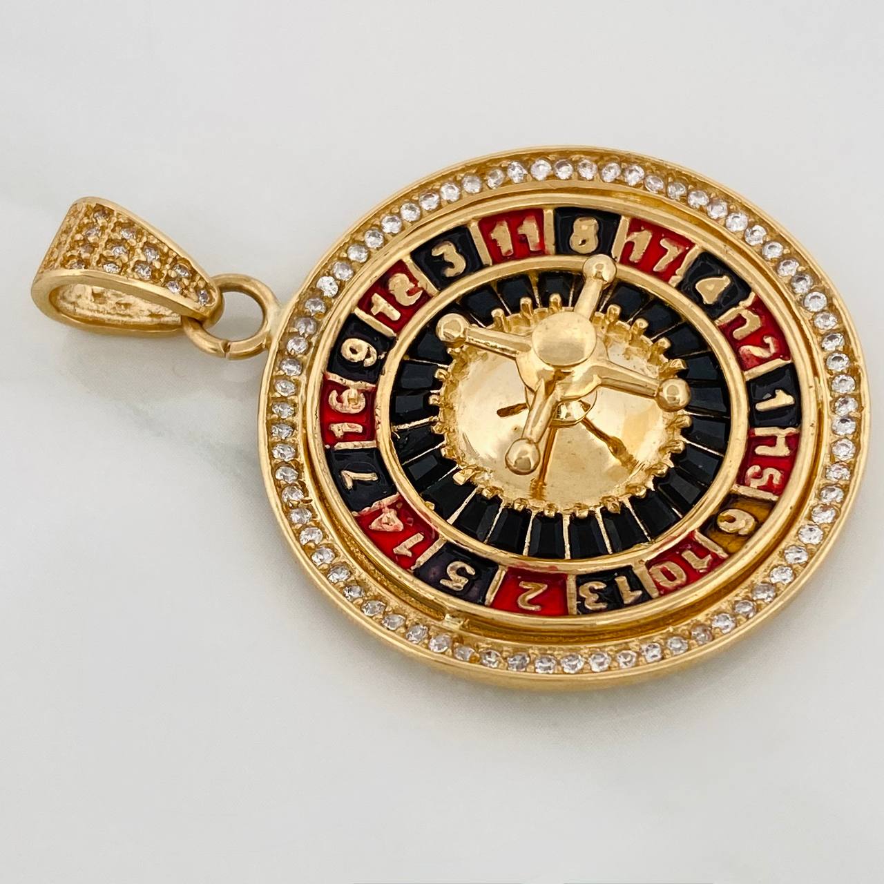 Dije Ruleta Casino Movil 15.5gr / 2 in / Oro Amarillo 18K $