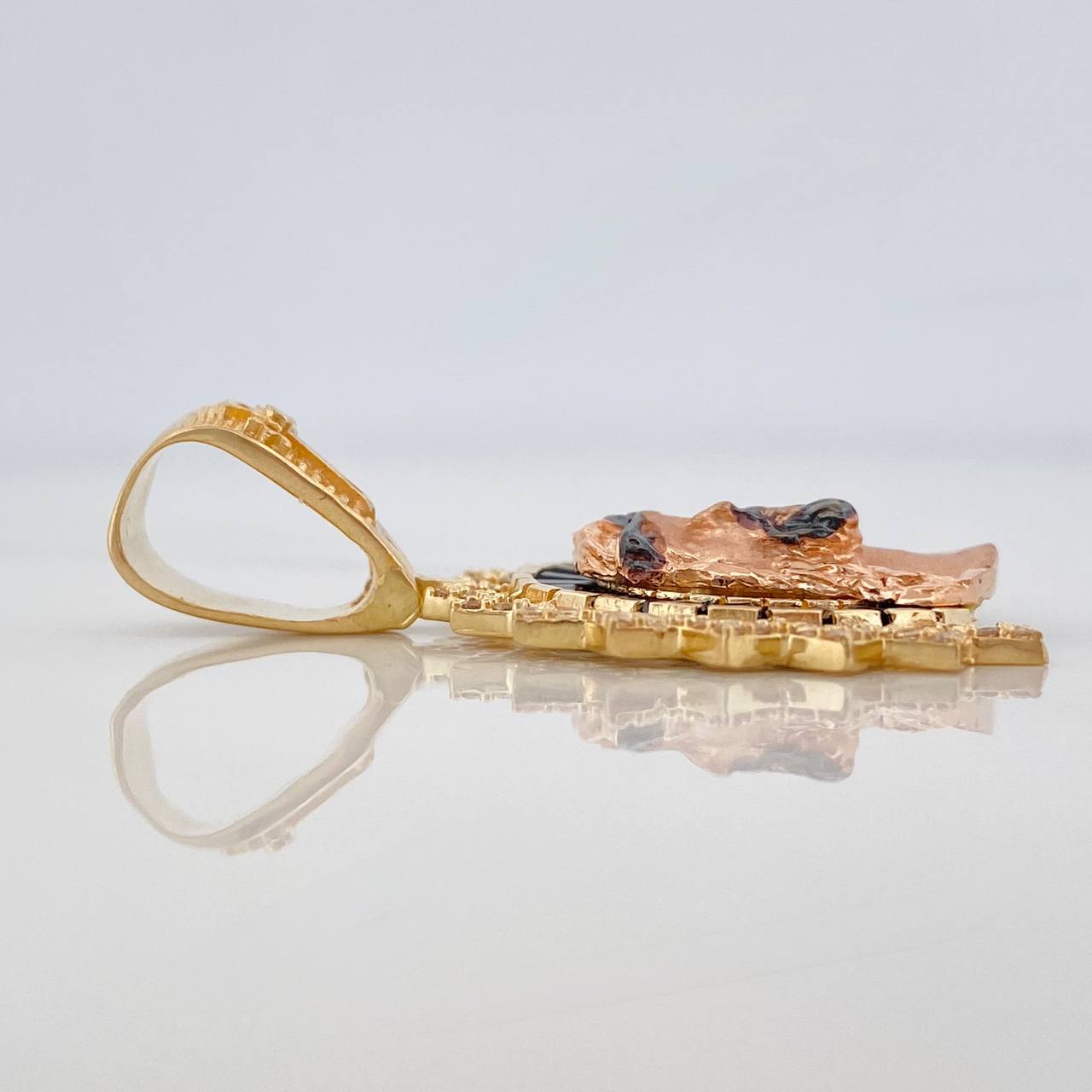 Dije Rostro Cristo 7.6gr / 1 1/4 in / Tres Oros 18K $