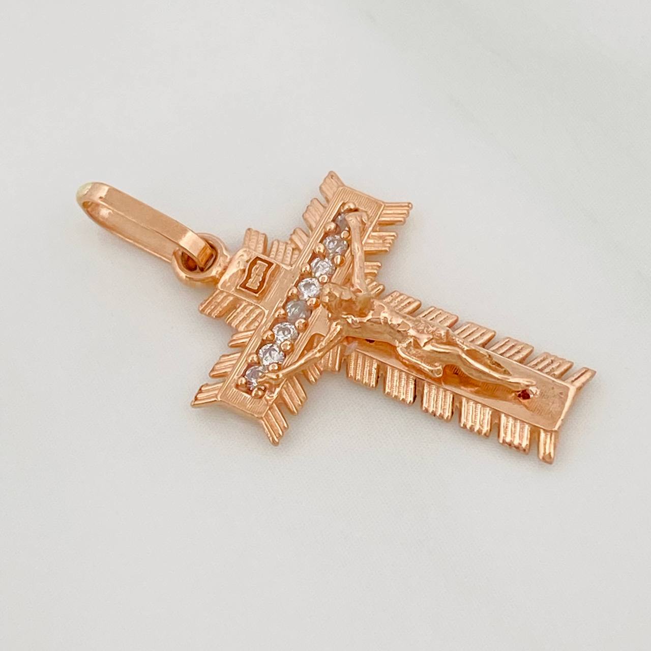 Dije Cruz Cristo Milagroso 2.1gr / 1 in / Oro Rosa 18K $