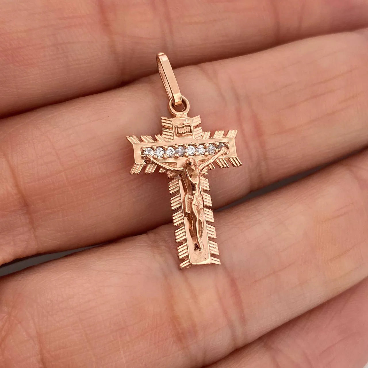 Pendant Cross Christ 2.1 g / 1 in 18K Rose Gold