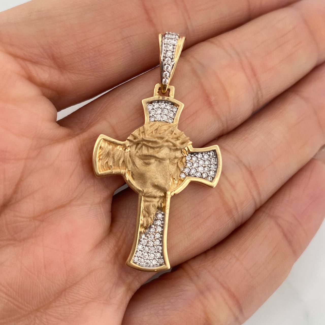 Dije Cruz Rostro Cristo 7.6gr / 1 3/4 in / Dos Oros Amarillo Blanco 18K $