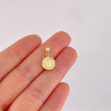 Dije Letra V Marco Bordeado 0.55g / 3/4 in Oro Amarillo 18K