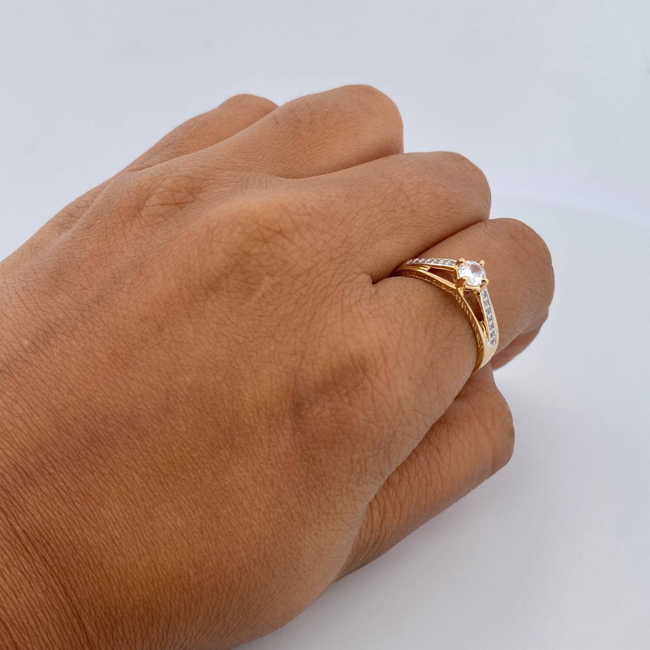 Ring Solitaire Churumbela lines 2.1gr / Size 6 1/2 / White Zircons Two-tone White Yellow 18K $