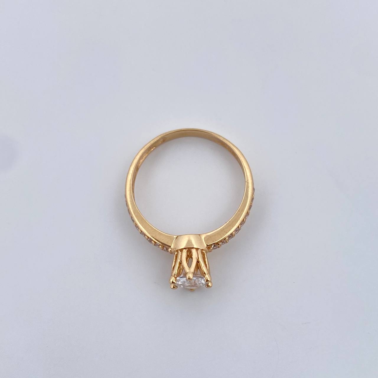 Anillo Soltario Corona 2.6gr / T6 1/2 / Circones Blancos Oro Amarillo 18K $