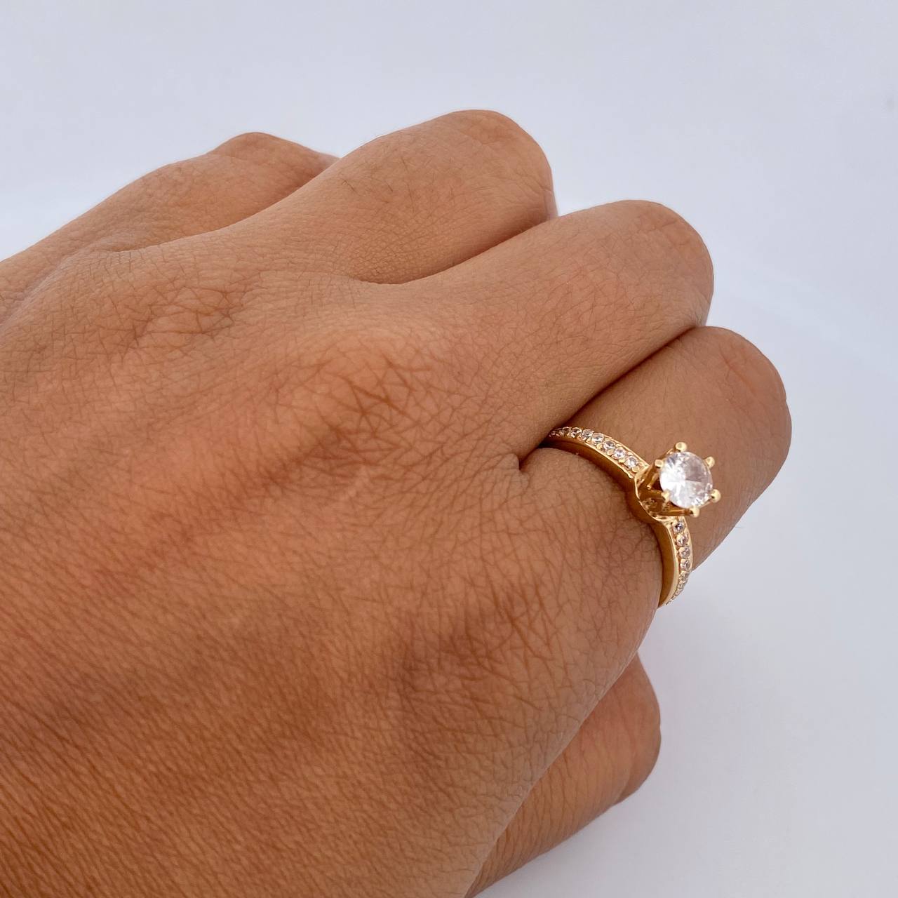 Anillo Soltario Corona 2.6gr / T6 1/2 / Circones Blancos Oro Amarillo 18K $