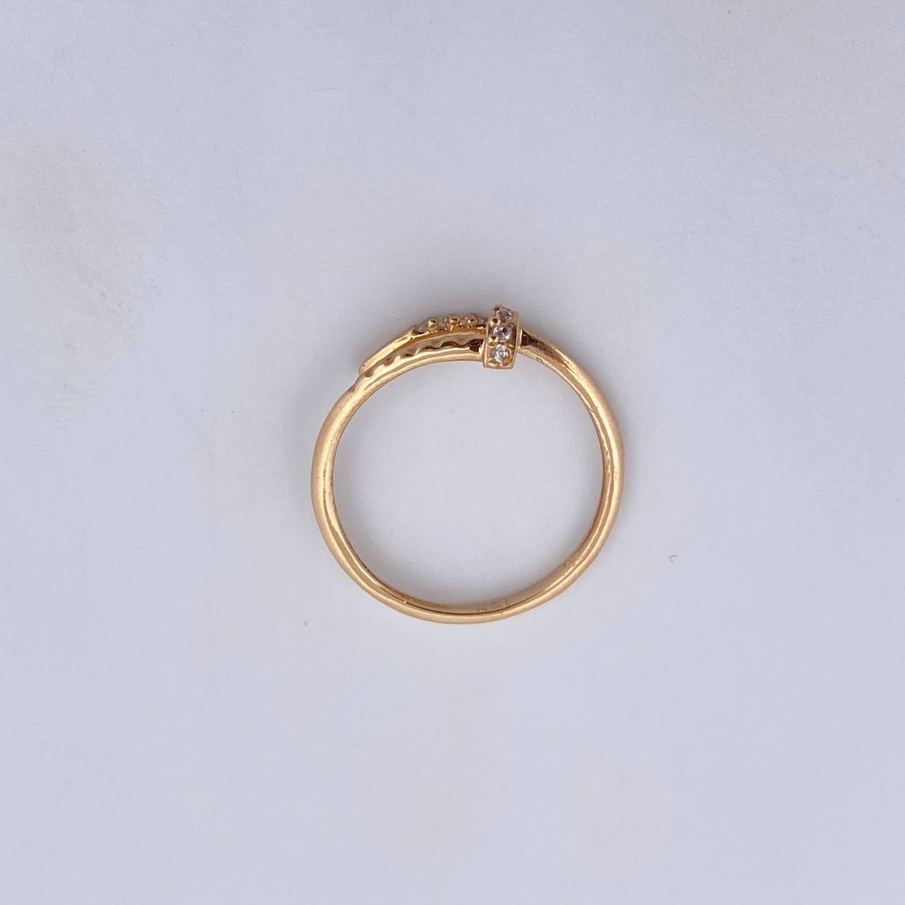 Anillo Clavo 1.25gr / T5 3/4 / Circones Blancos Oro Amarillo 18K $