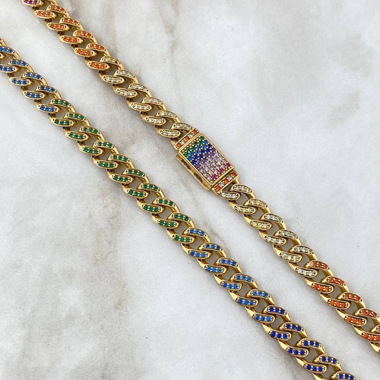 Cadena Cubana Tupida 47gr / 60cm / 8mm Broche Cajon Circones Multicolor Oro Amarillo 18K ©