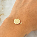 Charm Letter R 0.6gr / 0.7in / 18K Gold ©