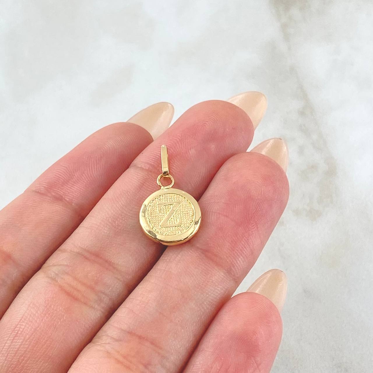 Dije Letra Z 0.6gr / 2cm / Oro Amarillo 18K