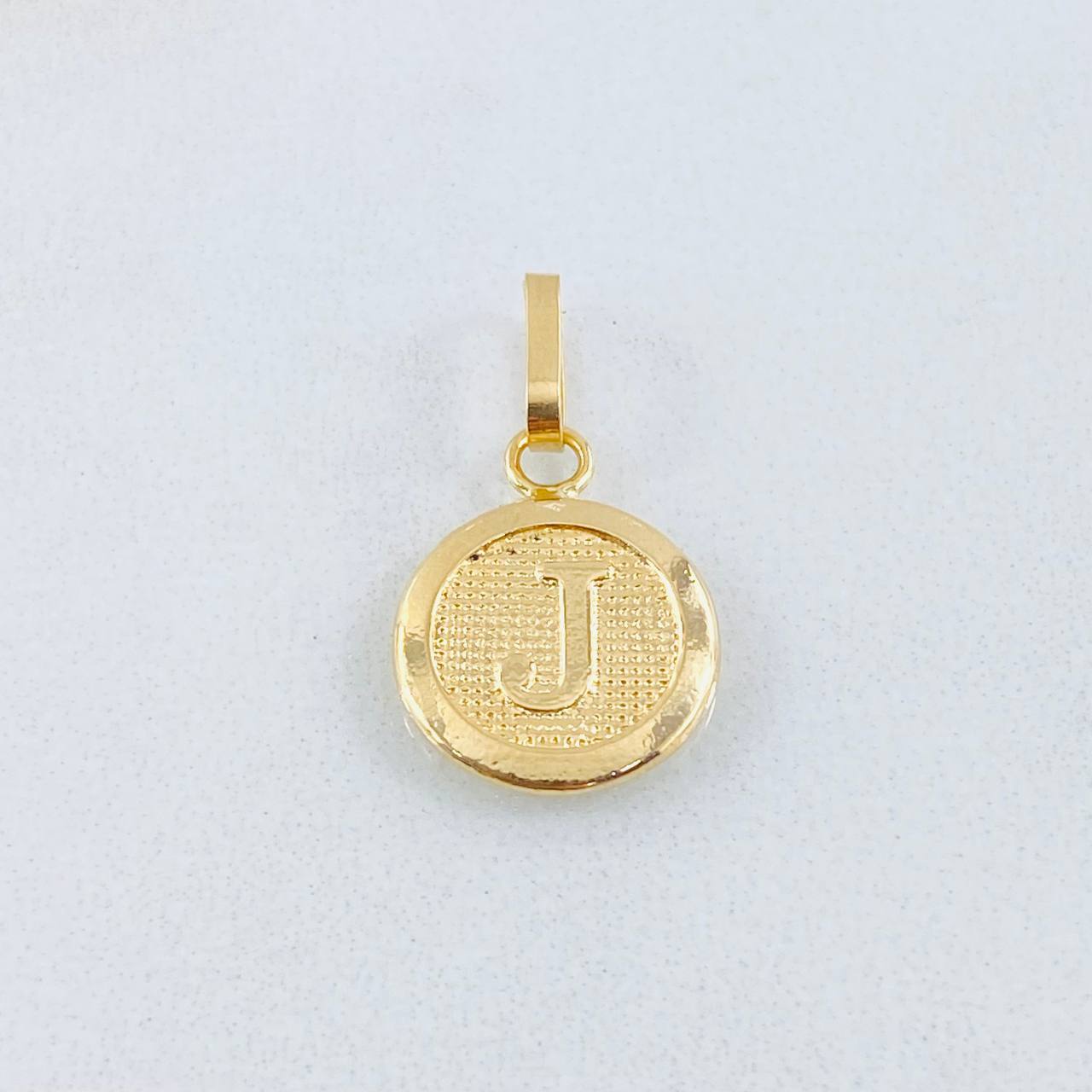 Charm Letter J 0.6gr / 0.7in / 18K Gold