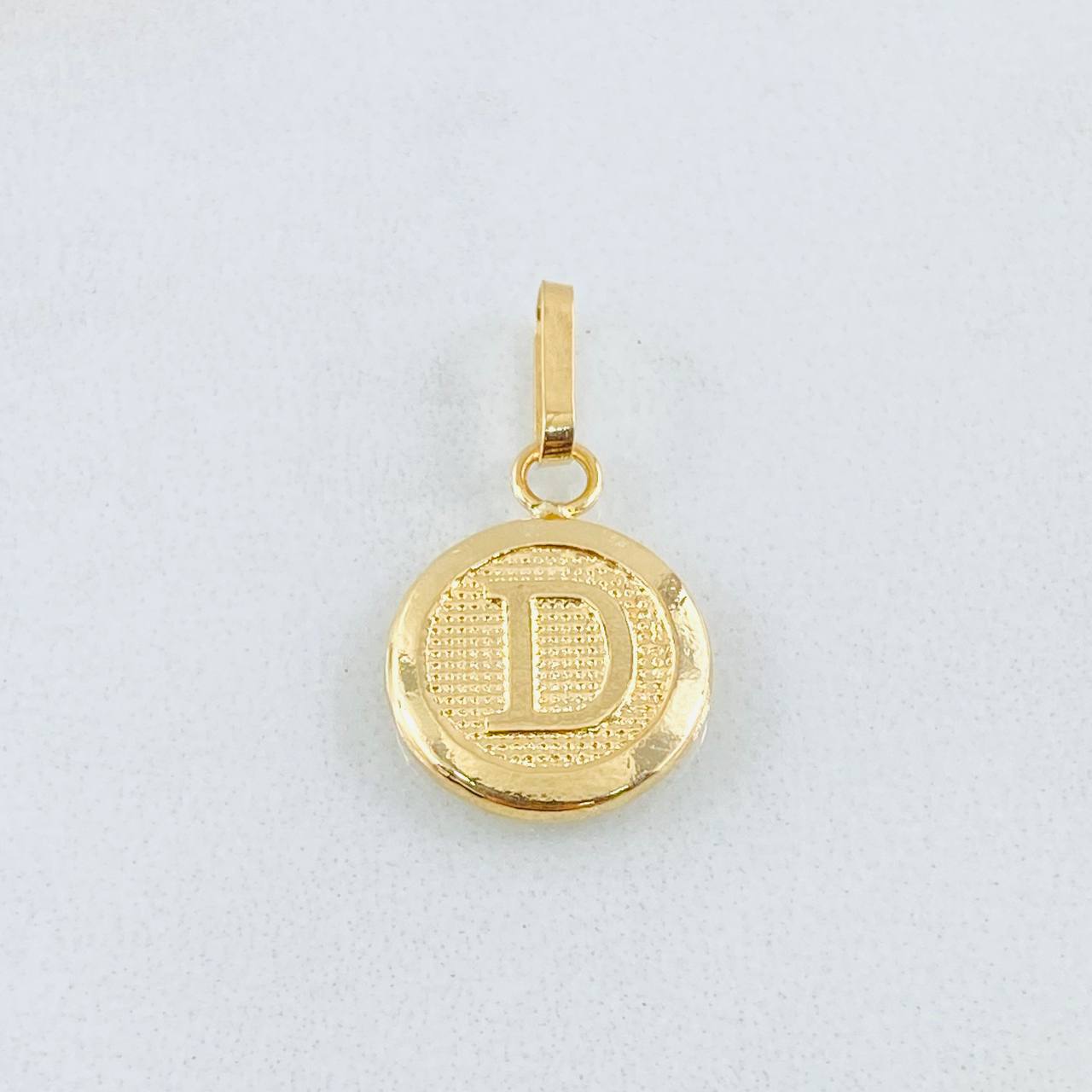 Pendant Letter D 0.6gr / 0.8in / 18K Gold