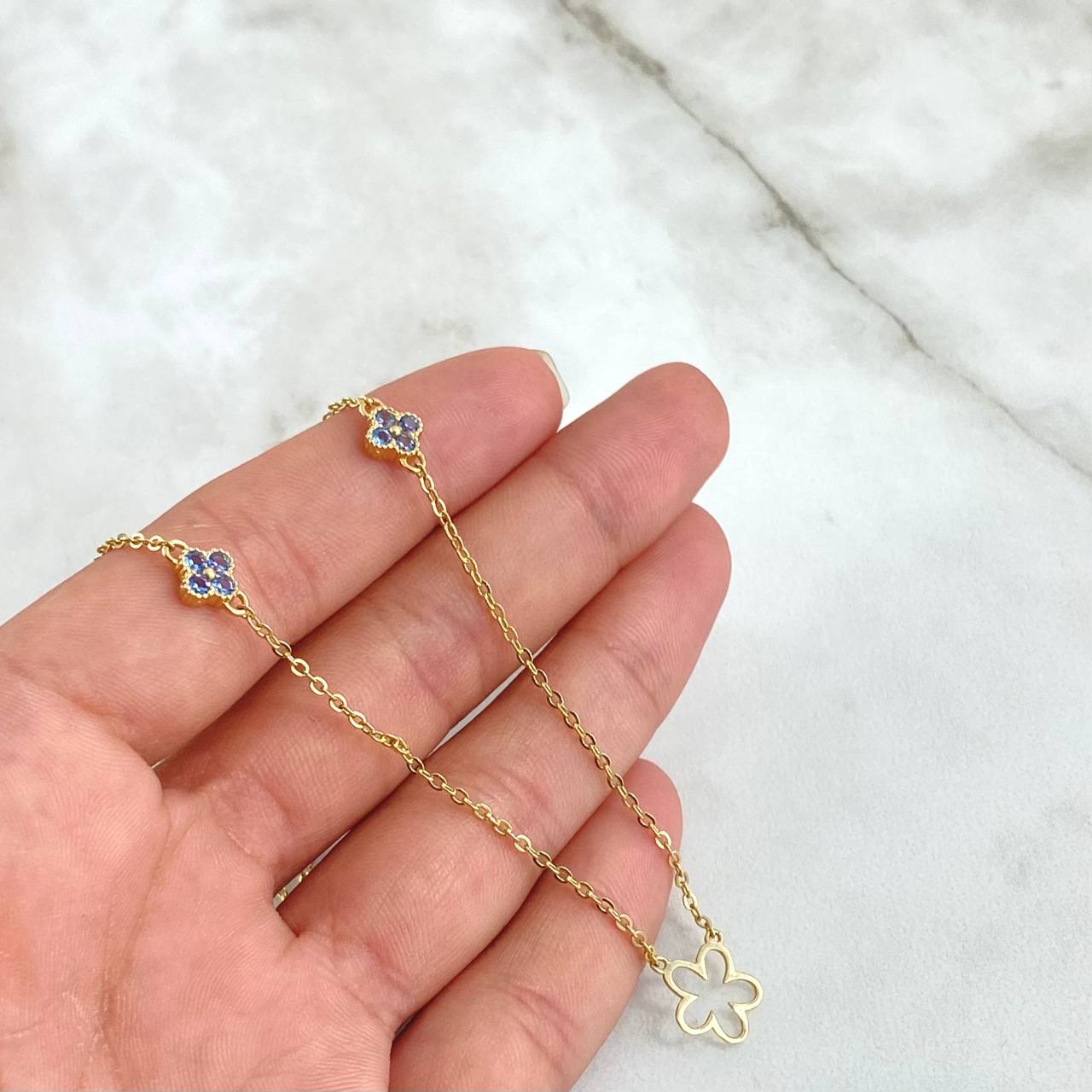 Cadena Aro Seguido Flores Borde Texturizado 3.6gr / 50cm / 1.5mm Circones Azul Celeste Silueta Oro Amarillo 18K