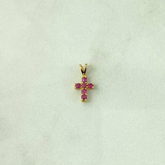 Dije Cruz  0.4gr / 1.2cm / Rubíes 12Pts Oro Amarillo 18K (Joya)
