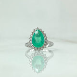 Halo Ring In Pear 4.4gr / Size 6 1/2 / Emeralds 2.43 Qts - White Diamonds 30Pts 18K White Gold (Jewel)