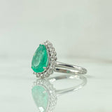 Halo Ring In Pear 4.4gr / Size 6 1/2 / Emeralds 2.43 Qts - White Diamonds 30Pts 18K White Gold (Jewel)