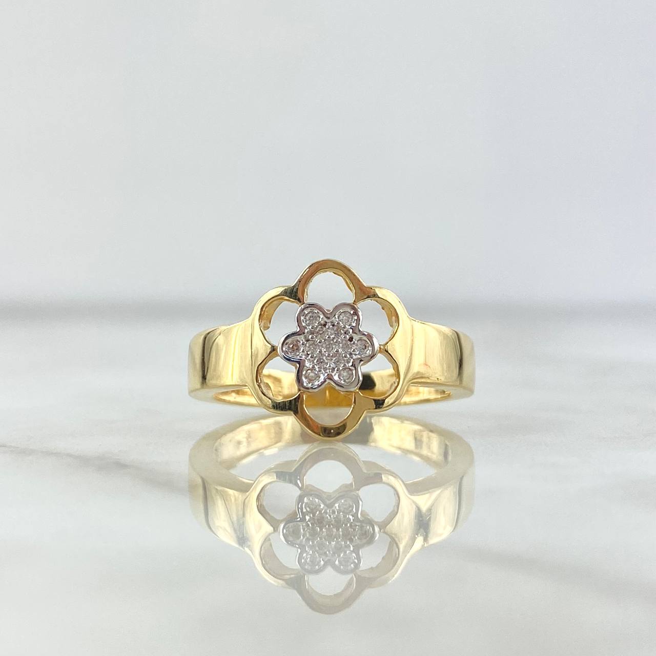 Double Flower Ring 4.25gr / Size 7 1/2 / White Zircons 18K Yellow Gold