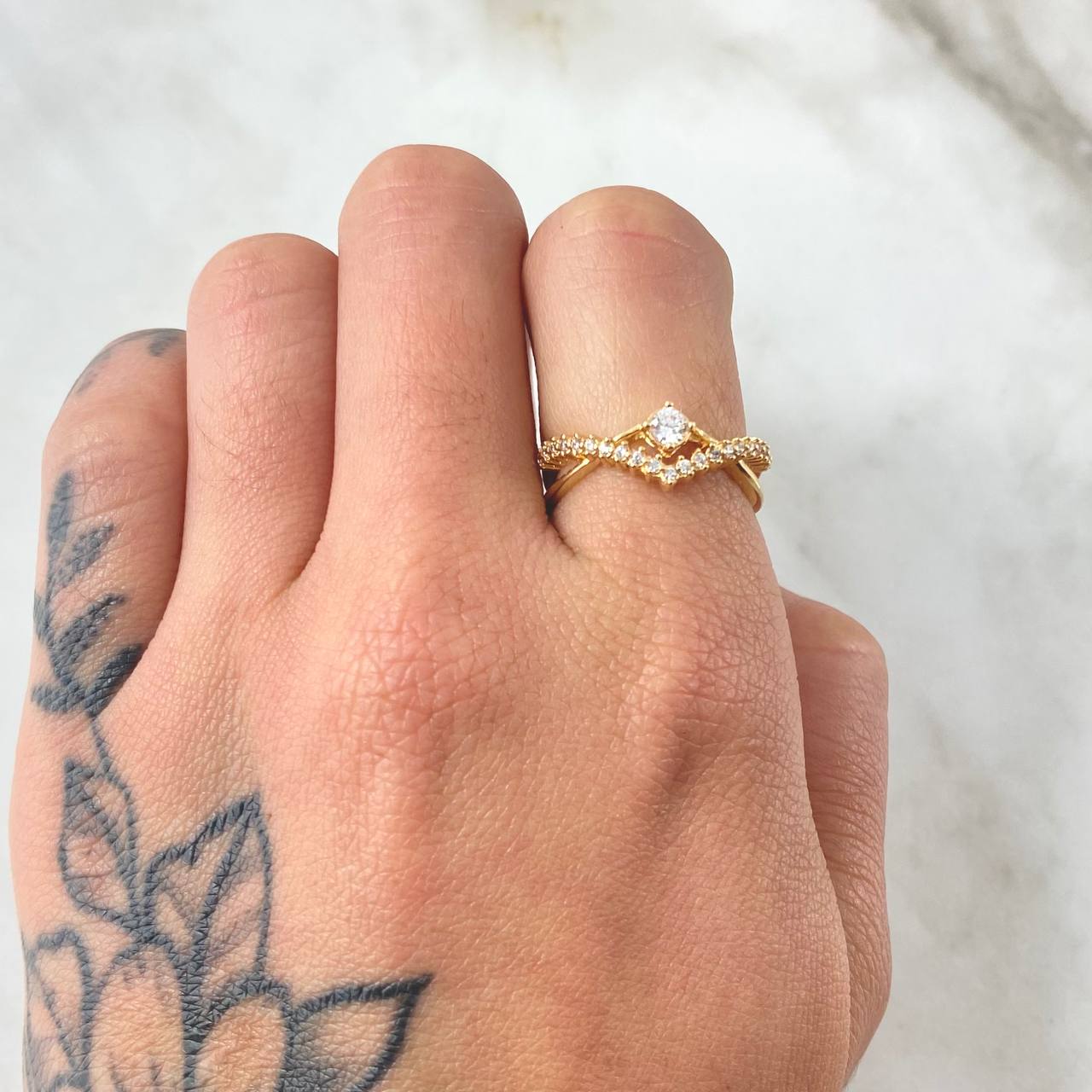 Solitaire Ring Infinite Rhombus 2.75gr / Size 5 1/2 / 18K Yellow Gold ©