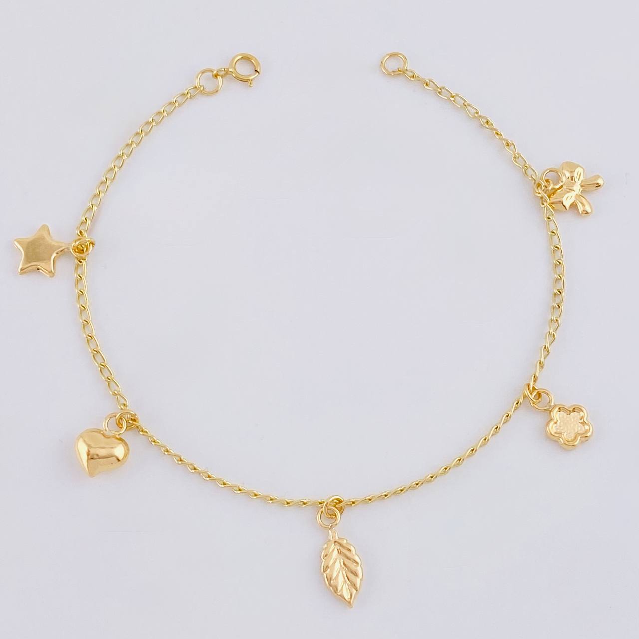 Pulso Espiga Dijes 2.6 g / 7 in / 1.6 mm Oro Amarillo 18K